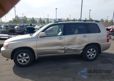 2005 Toyota Highlander V6 z USA, uszkodzony, nr VIN JTEEP21A450075372